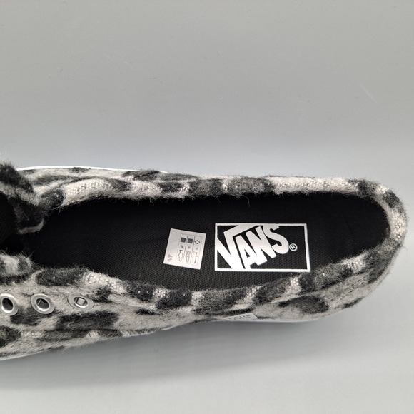 New Vans Authentic Platform 2.0 Fuzzy Snow Leopard Faux Fur True White Women 5.5 - Picture 9 of 11